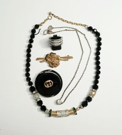 FASHION - LOT including :
VCA element in...