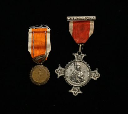 LOT of 2 medals bronze and silver plated...