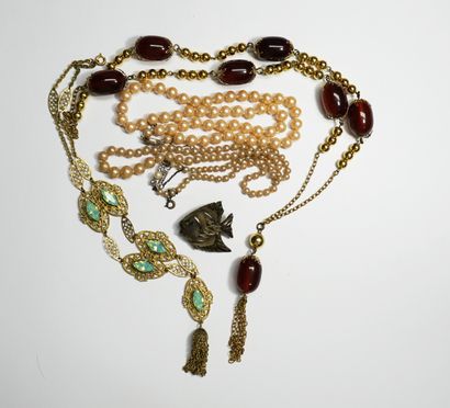 FANTAISIE - SET of costume jewelry including...