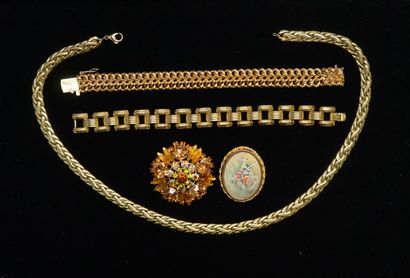 FANTAISIE - LOT of costume jewelry including...