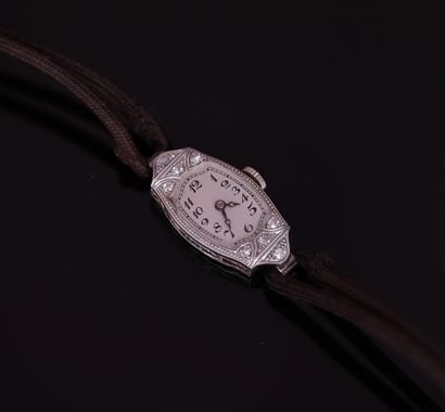 18K (750/°°) white gold women's barrel-shaped...