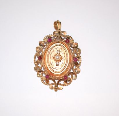 18K (750/°°) yellow gold oval pendant in...