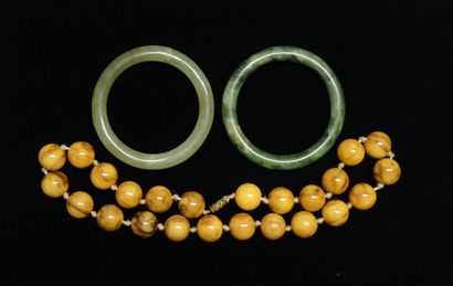 FANTAISIE - LOT including: a necklace of...