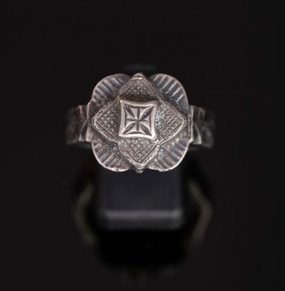 RING in silver min 800 ° / ° ° formed by...