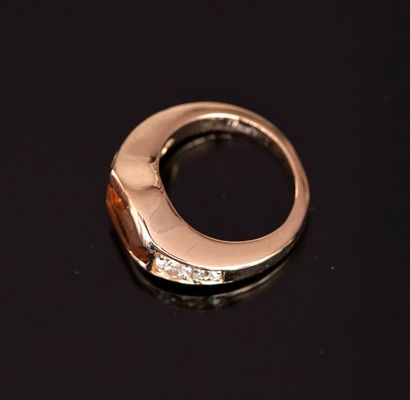 JONC RING in 18K (750/°°) yellow gold centered...