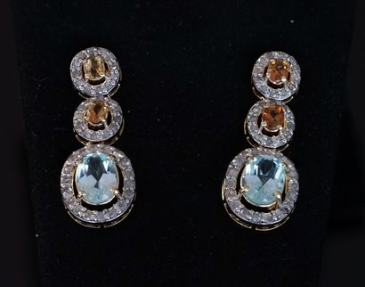 PAIR OF EARRINGS in silver gilt (vermeil)...