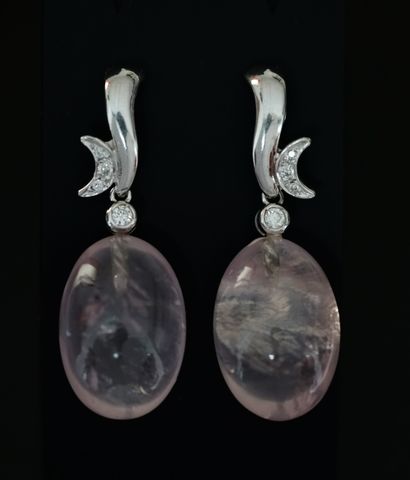PAIR OF EAR PENDANTS in 18k (750/°°) white...