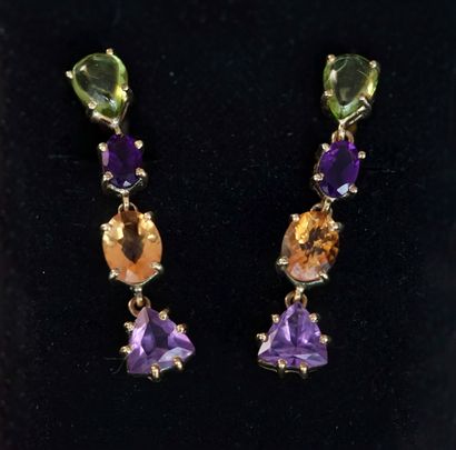 PAIR OF EARRINGS in gilt silver (vermeil)...
