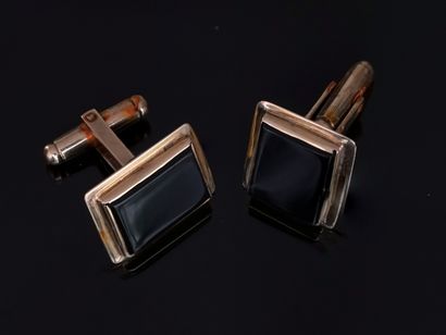 Pair of 14k yellow gold (585/°°) rectangular...