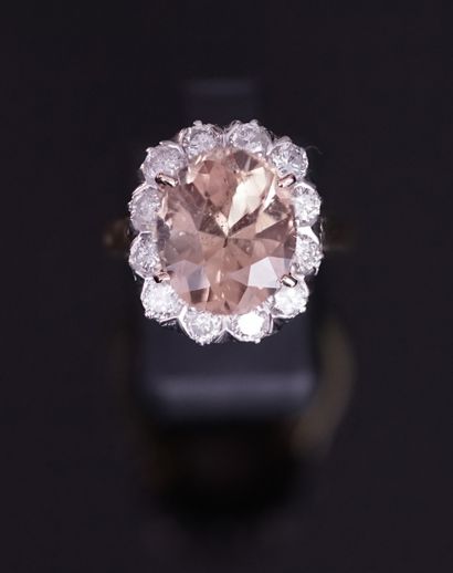 Daisy ring, 2 gold (yellow and white), centered...