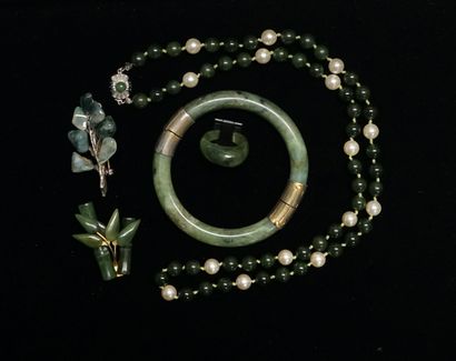FANTAISIE - LOT of costume jewelry including...
