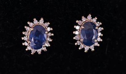 PAIR OF EARRINGS in 18k yellow gold (750/°°),...