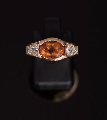 JONC RING in 18K (750/°°) yellow gold centered...