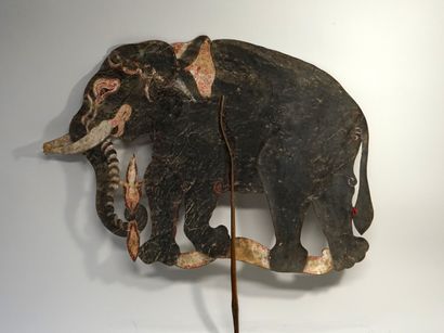 Old puppet presenting Gaja, black elephant...