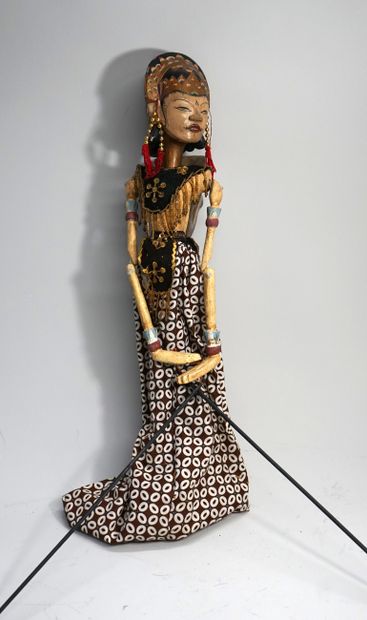 Puppet of male deity Wayang Menak, the head,...