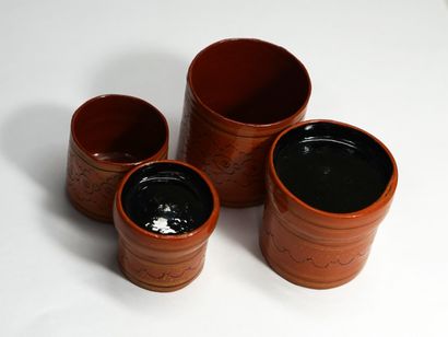 2 small boxes in lacquer and orange horsehair....