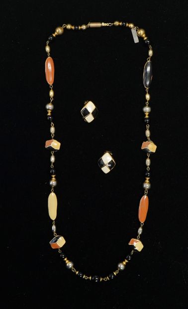 BALENCIAGA, PARIS - LOT composed of a necklace...