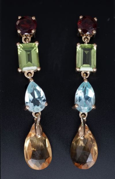 PAIR OF EARRINGS in silver gilt (vermeil)...