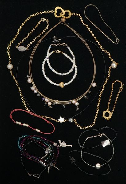 FANTAISIE: LOT in silver or gold metal including...