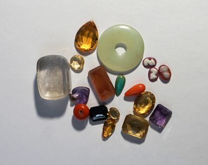 LOT composed of fine stones: amethyst, citrine,...