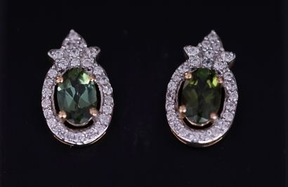 PAIR OF EARRINGS in silver gilt (vermeil)...