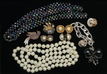 SET of costume and couture jewelry in faux...