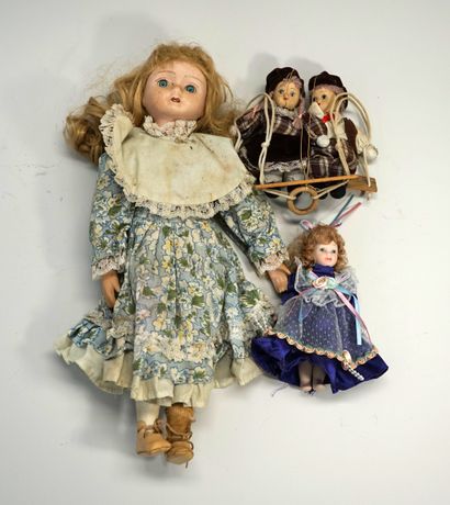 SET of 8 decorative dolls, porcelain heads,...