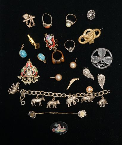 LOT composed of jewelry or elements of antique...