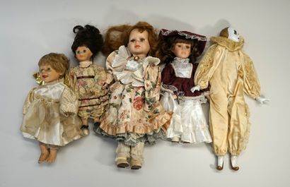 SET of 8 decorative dolls, porcelain heads,...