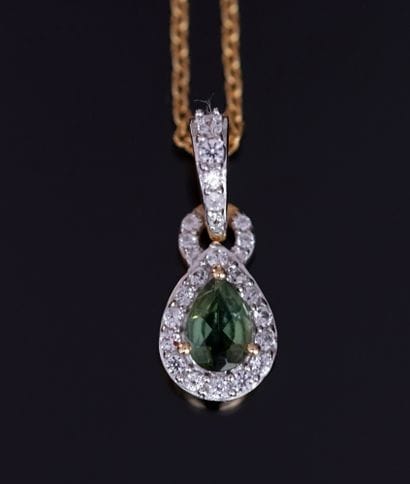CHAINE et PENDENTIF en argent et argent doré...