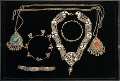 SET of Moroccan jewelry in metal and colored...