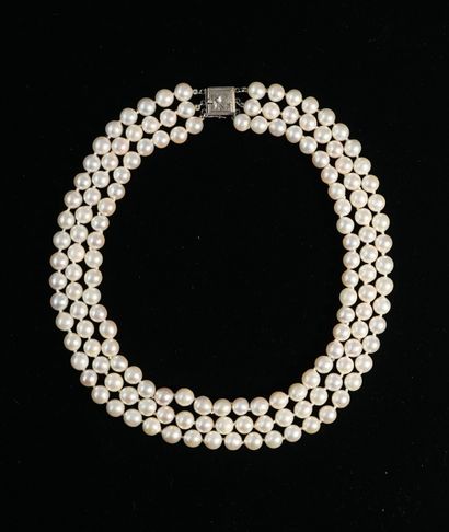 COLLIER choker de perles cultures sur 3 rangs,...