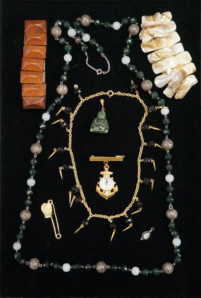 SET composed of antique metal and miscellaneous...