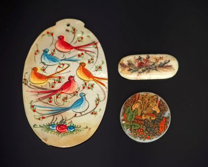 LOT de 3 miniatures diverses sur nacre ou...