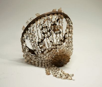 Crystal and gilt bronze chandelier, to be...