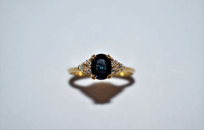 RING in 18K yellow gold (750/°°) set with...