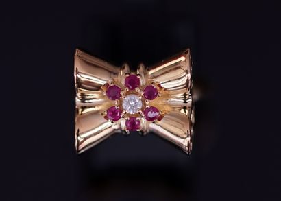 Silver ring 925/°° (vermeil) forming a knot...