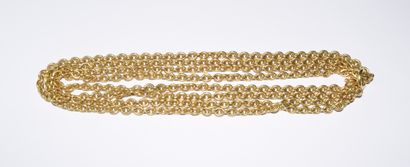 Important SAUTOIR en or 18K (750/°°), maille...