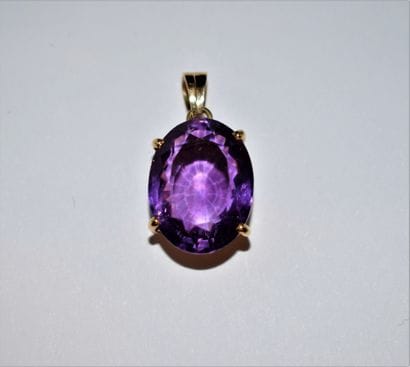 PENDENTIF en or jaune 18K (750/°°) orné d’une...