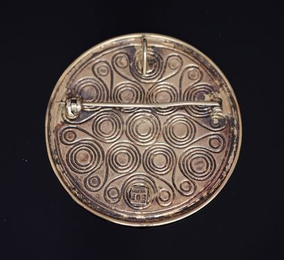 ZOLOTAS - Round pendant brooch in gilded...