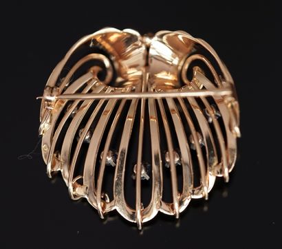 BROCHE en or jaune 18k (750/°°) figurant...