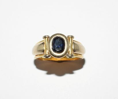 BAGUE en or jaune 18K (750/°°) jonc orné...