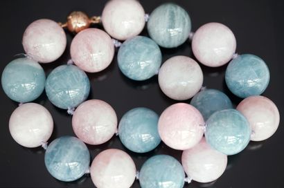 NECKLACE composed of large balls of aquamarines...