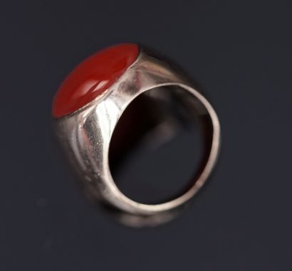 9k (375°/°°) yellow gold CHEVALIERE centered...