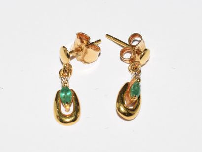 PAIR OF EARRINGS in 18K yellow gold (750/°°)...