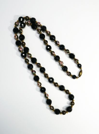 SAUTOIR in black faceted glass balls interspersed...