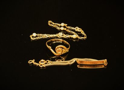 LOT OF 18K yellow gold (750/°°) composed...