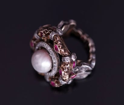 Gold and silver ring set with a pearl (untested)...