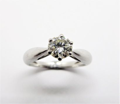 White gold ring set with a 0.53ct brilliant-cut...