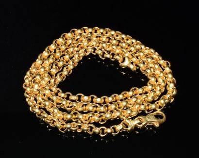 COLLIER en or 18K (750/°°), maille jaseron,...
